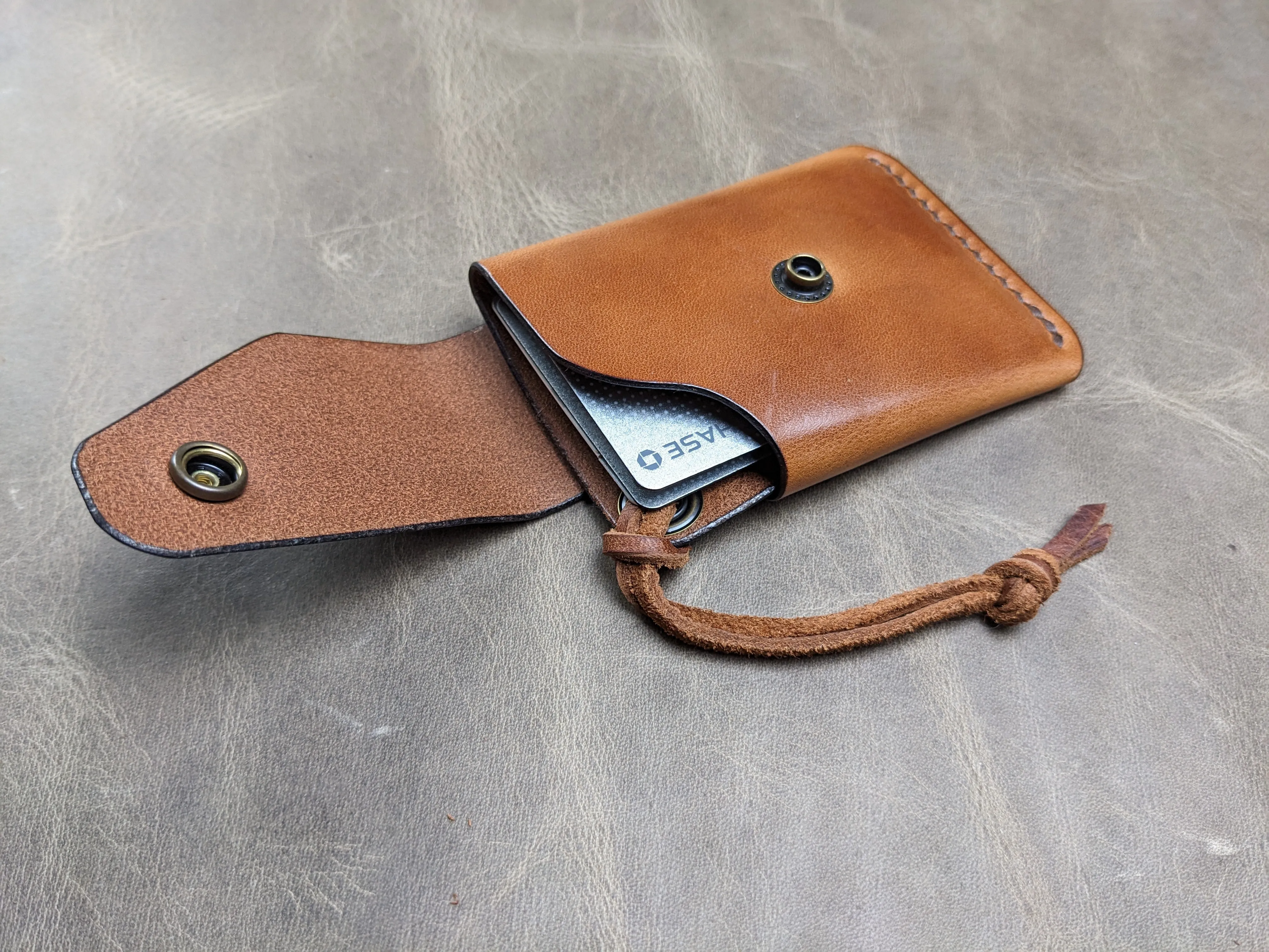 Hiker Wallet - Toffee Tan